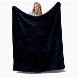 Hythe Bubble Plush Navy Blanket